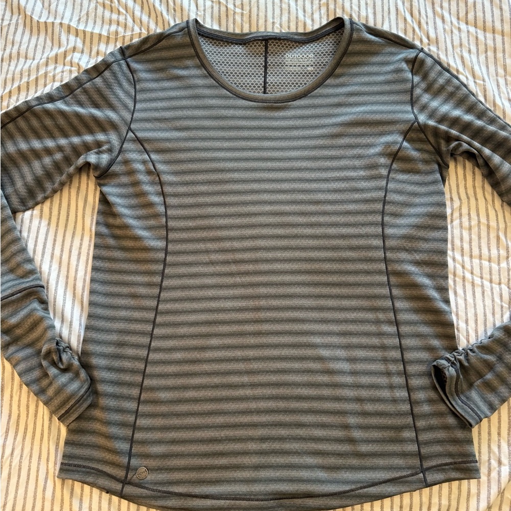 Outdoor Research sporty but stylish Gray Long Sleeve Top , large